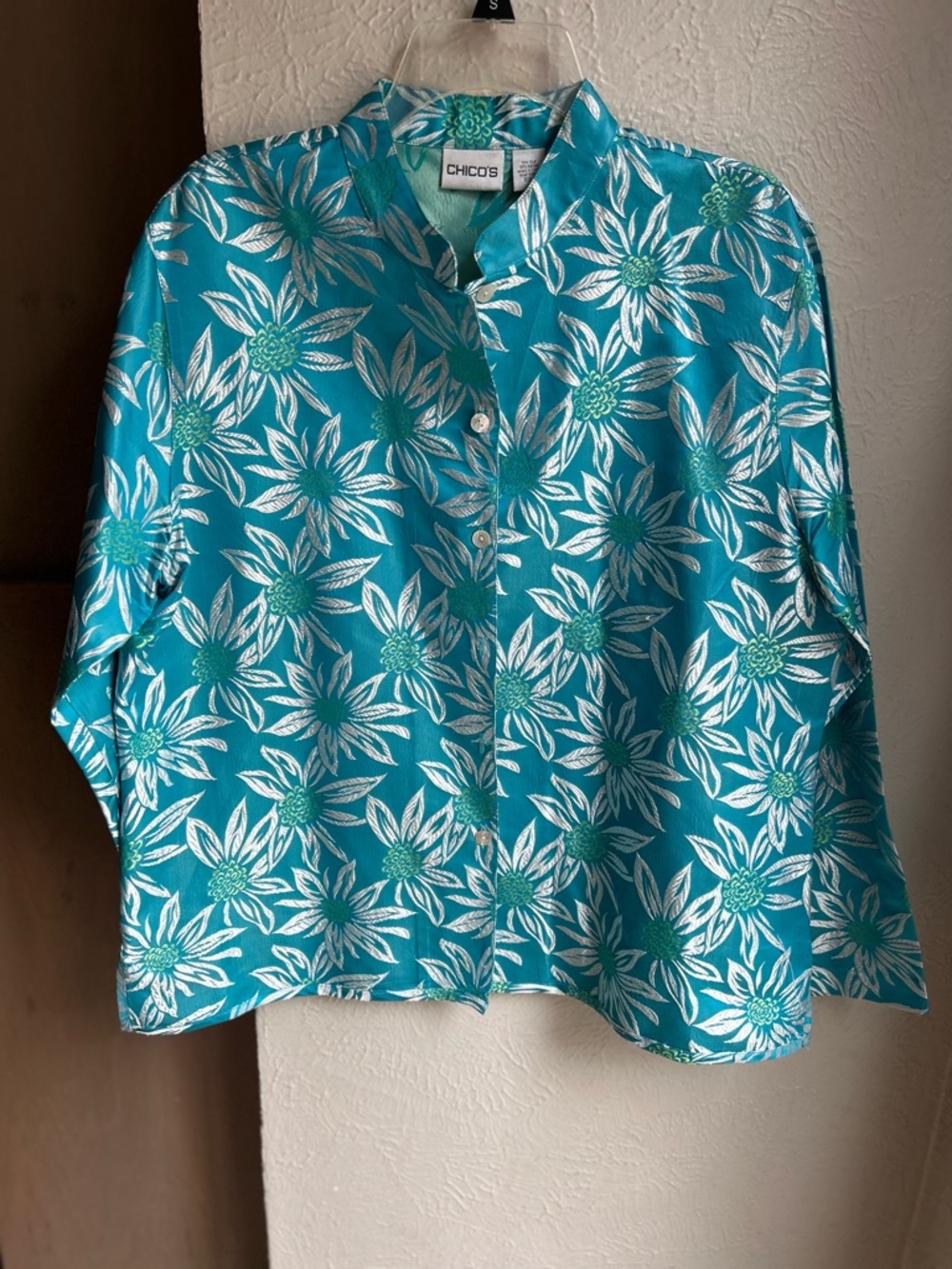 CHICOS Womens Size 2 Button  Blouse Rayon Silk Embroidered Flowers